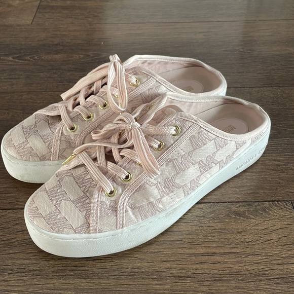 Micheal Kors slip on platforms. Shipping price varies. - Picture 2 of 4